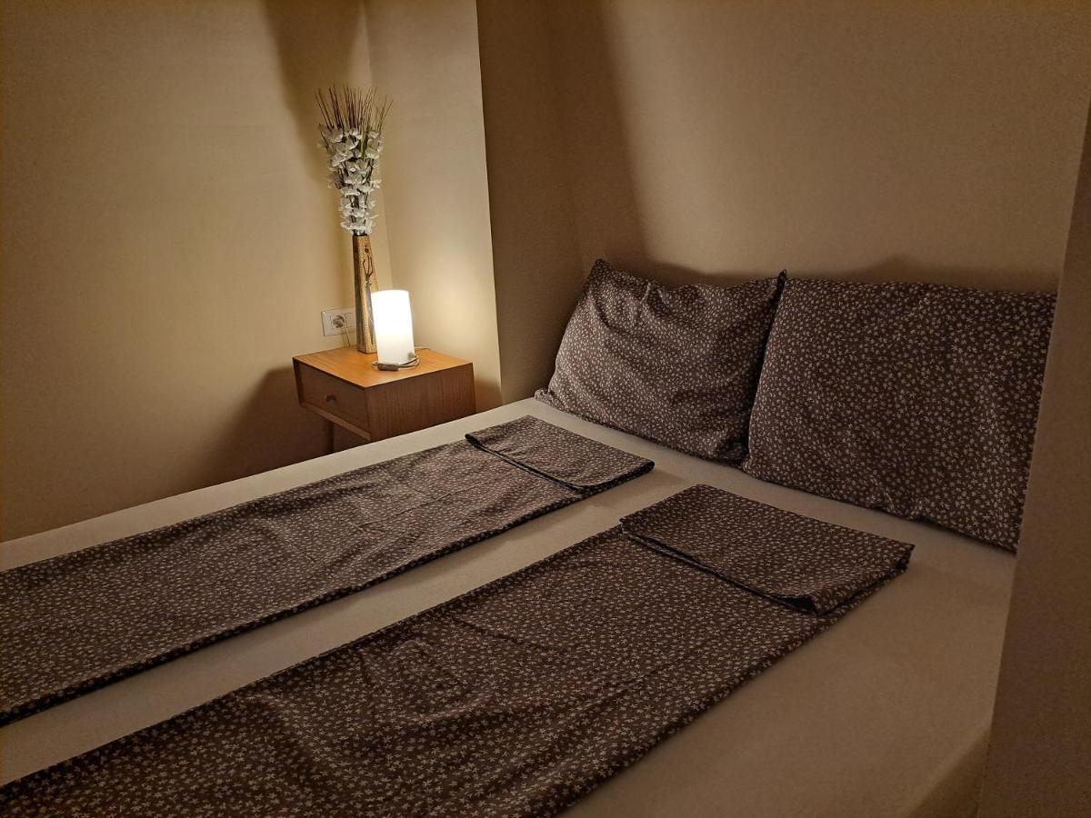 Bright Top Floor Apartment With Free Parking Skopje Zewnętrze zdjęcie