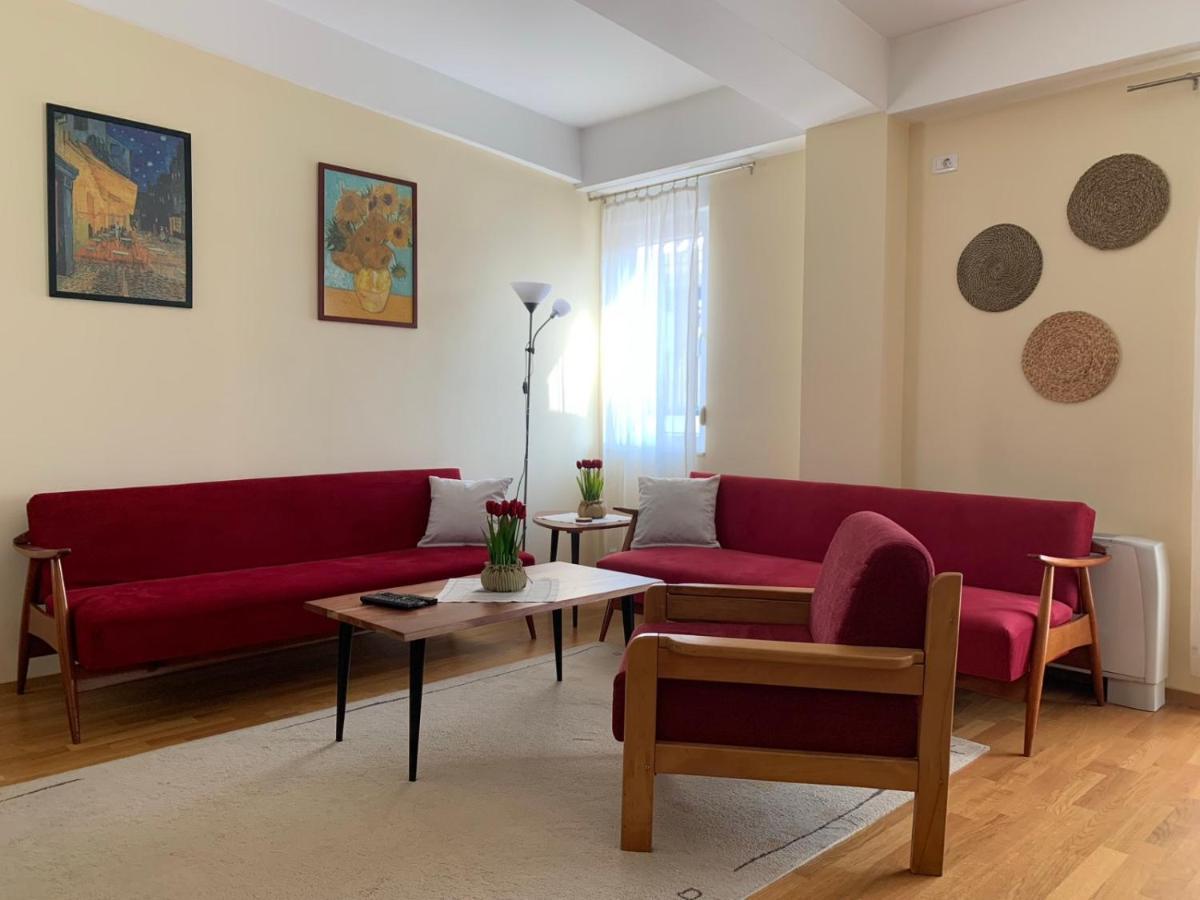 Bright Top Floor Apartment With Free Parking Skopje Zewnętrze zdjęcie