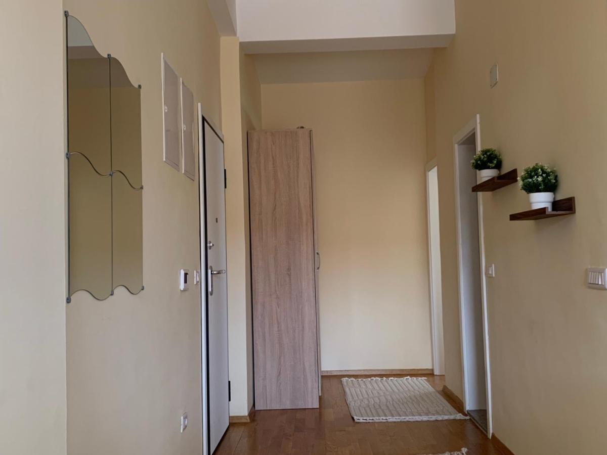 Bright Top Floor Apartment With Free Parking Skopje Zewnętrze zdjęcie