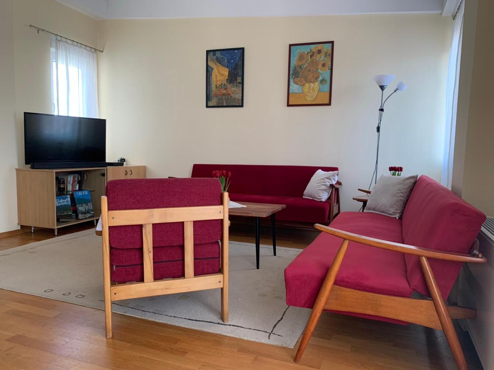 Bright Top Floor Apartment With Free Parking Skopje Zewnętrze zdjęcie